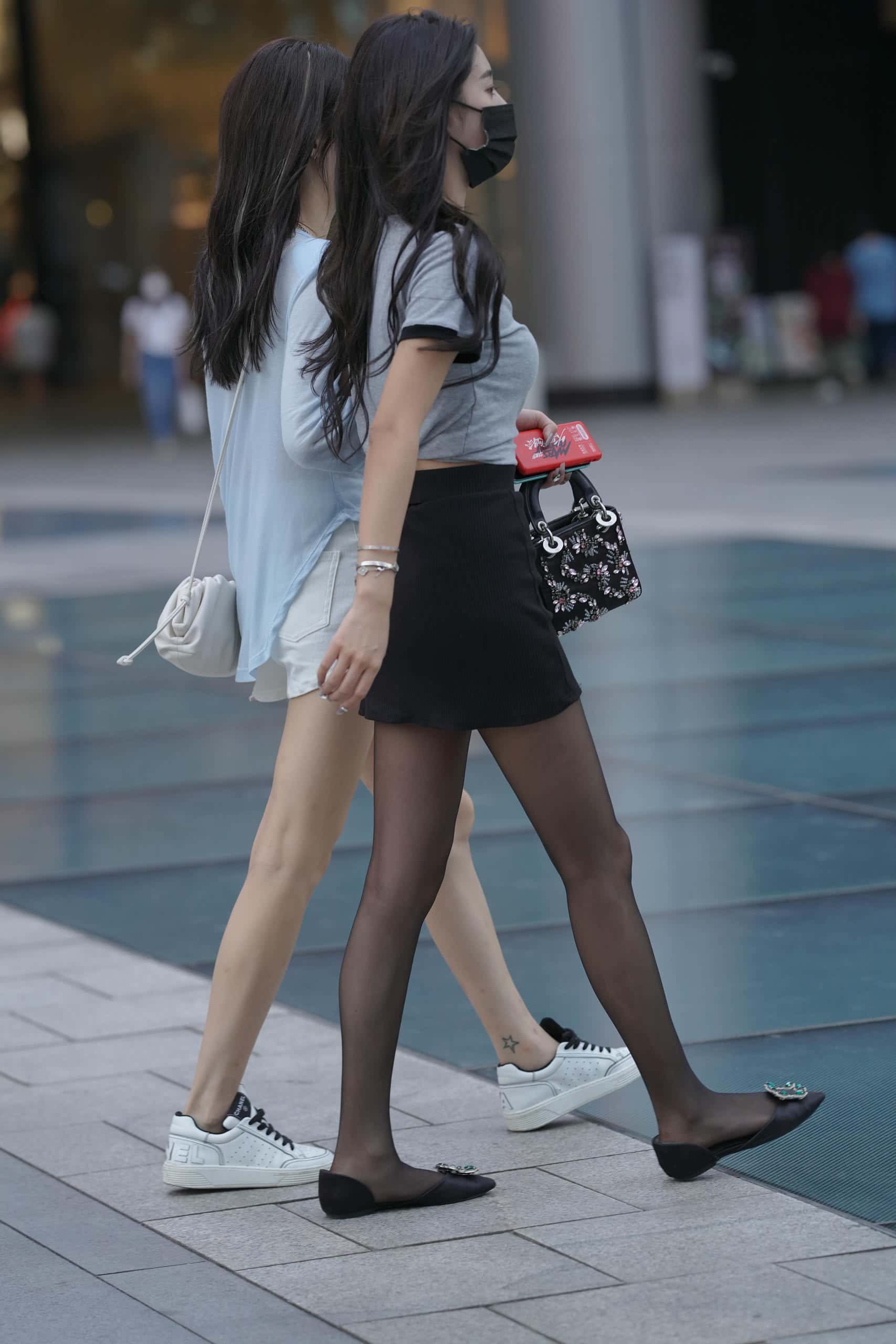 黑丝美女图片视频资源 黑丝美女图片视频资源